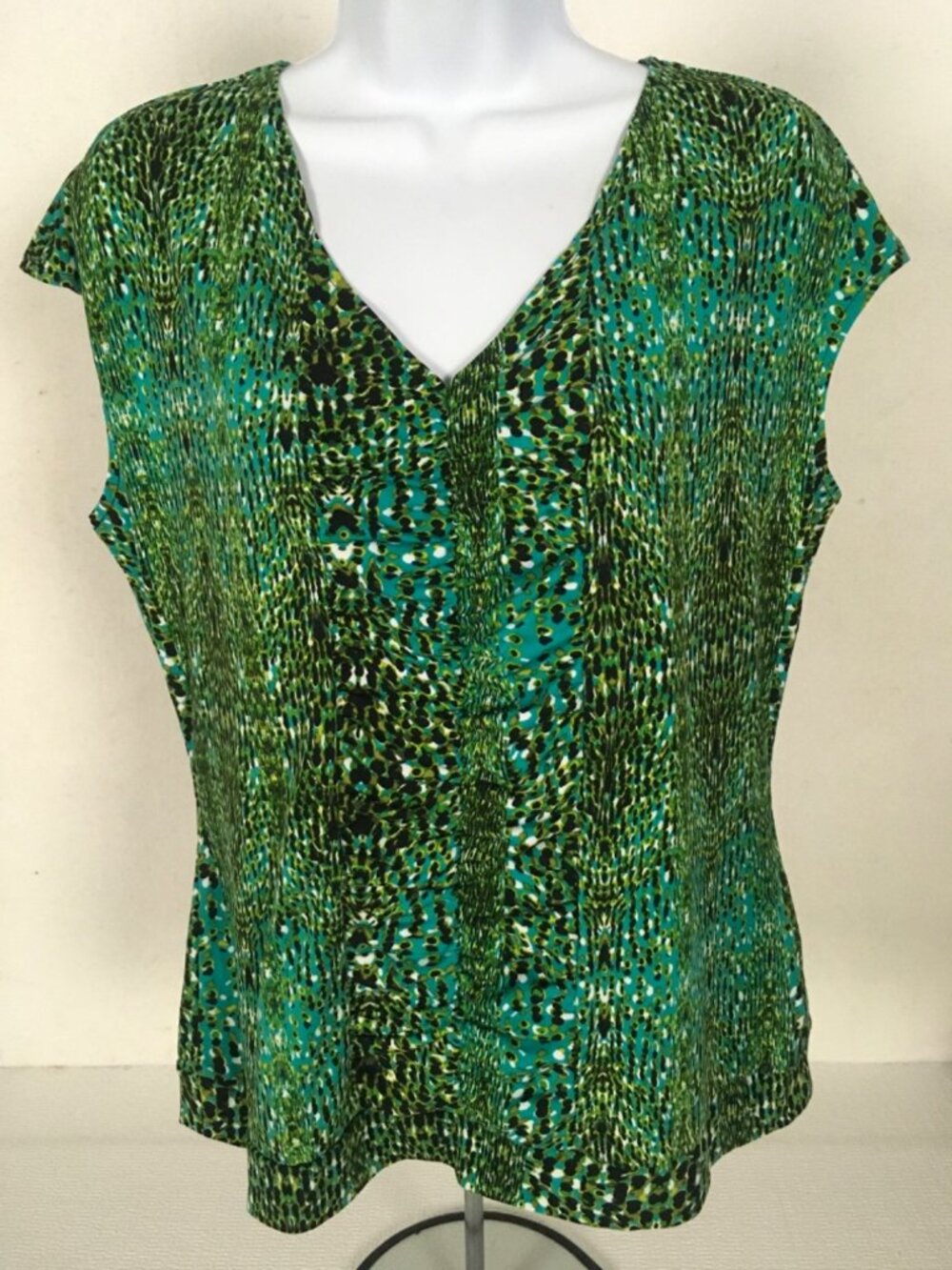 Worthington Top Size L Green Black White Speckled V neck Very Short Sleeves